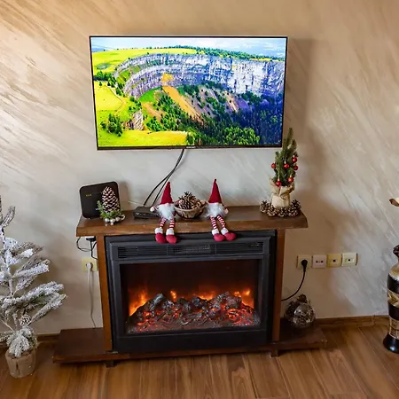 With A Mountain View * بانسكو